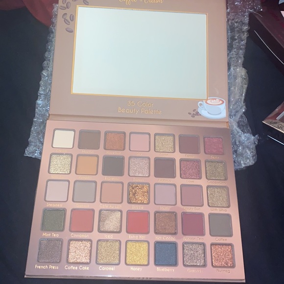 Eyeshadow - Picture 2 of 2